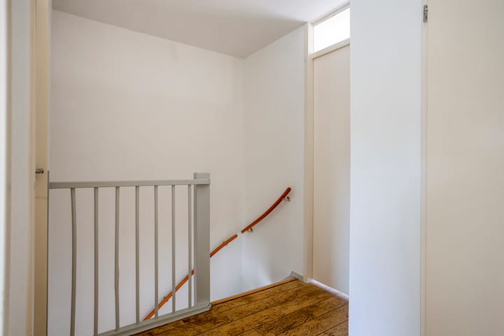 Photo 10 of Johan Rijnjastraat 26