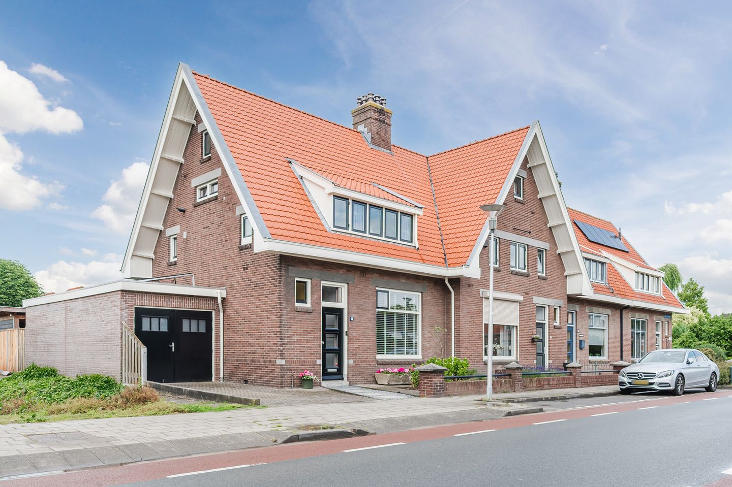 Huis kopen aan de Burgemeester van Loonstraat in Steenbergen - Bekijk 1 koopwoningen