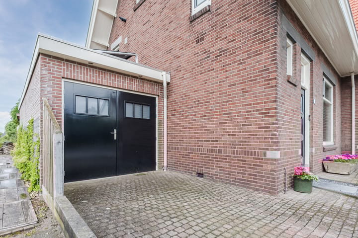 Foto 11 van Burgemeester van Loonstraat 65