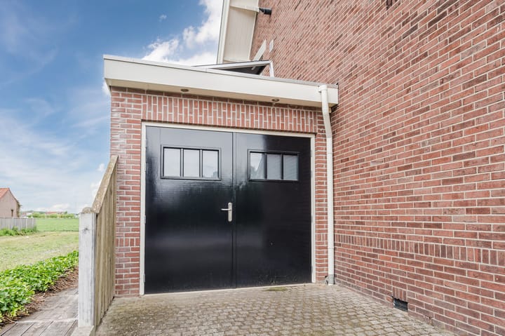 Foto 13 van Burgemeester van Loonstraat 65