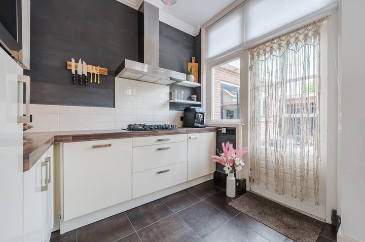 Foto 29 van Burgemeester van Loonstraat 65