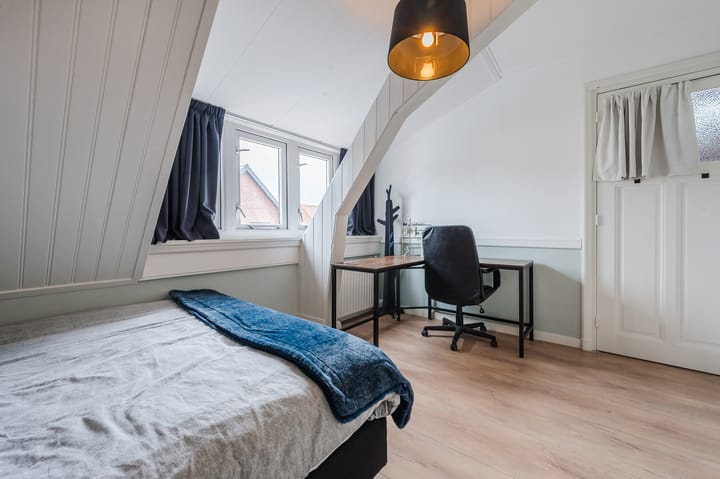 Foto 38 van Burgemeester van Loonstraat 65