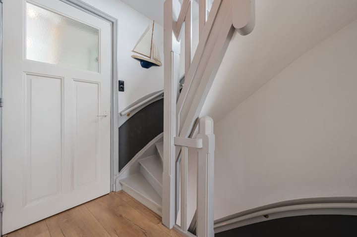 Foto 48 van Burgemeester van Loonstraat 65