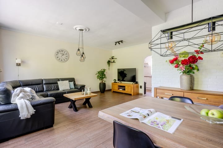 Foto 19 van Bristolroodstraat 134