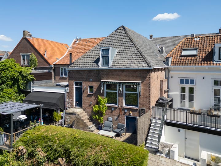 Photo 2 of Tolstraat 1