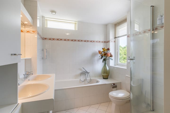 Foto 26 van Hoevelaan 5