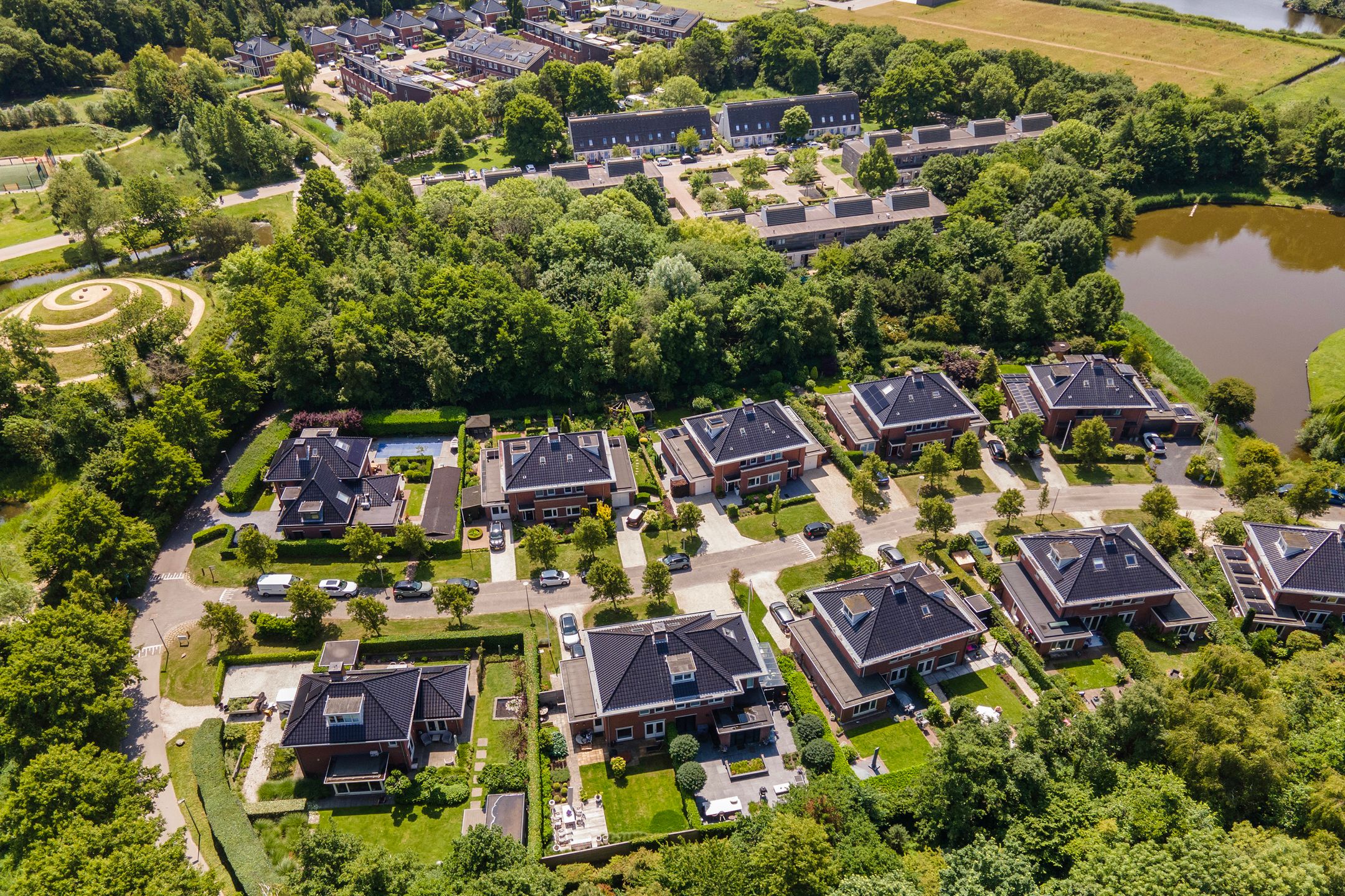 Photo 39 of Hoevelaan 5