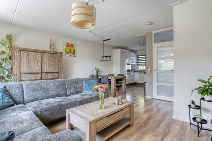 Foto 9 van Roos van Dekemastraat 21