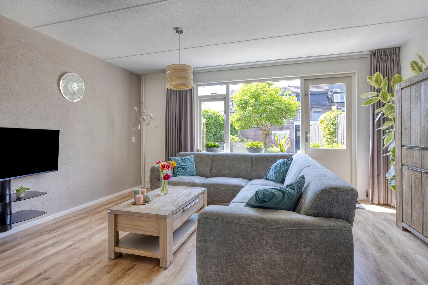 Foto 10 van Roos van Dekemastraat 21