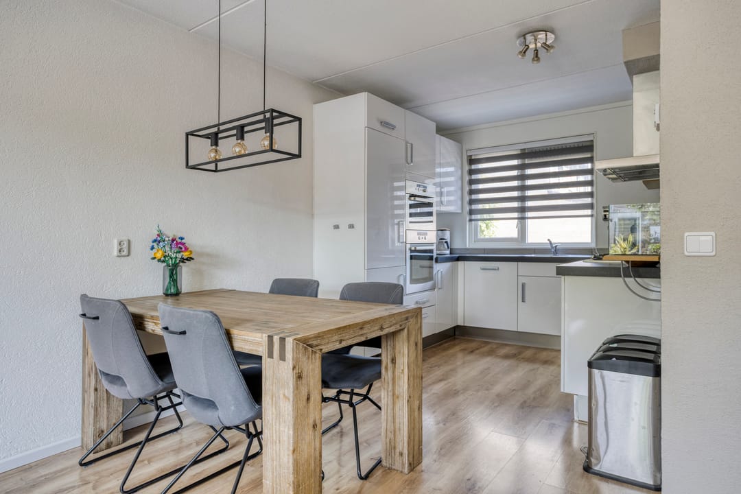 Foto 11 van Roos van Dekemastraat 21