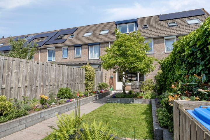 Foto 23 van Roos van Dekemastraat 21