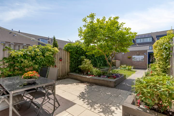 Foto 25 van Roos van Dekemastraat 21