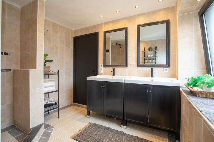 Photo 38 of Jacobsonstraat 32