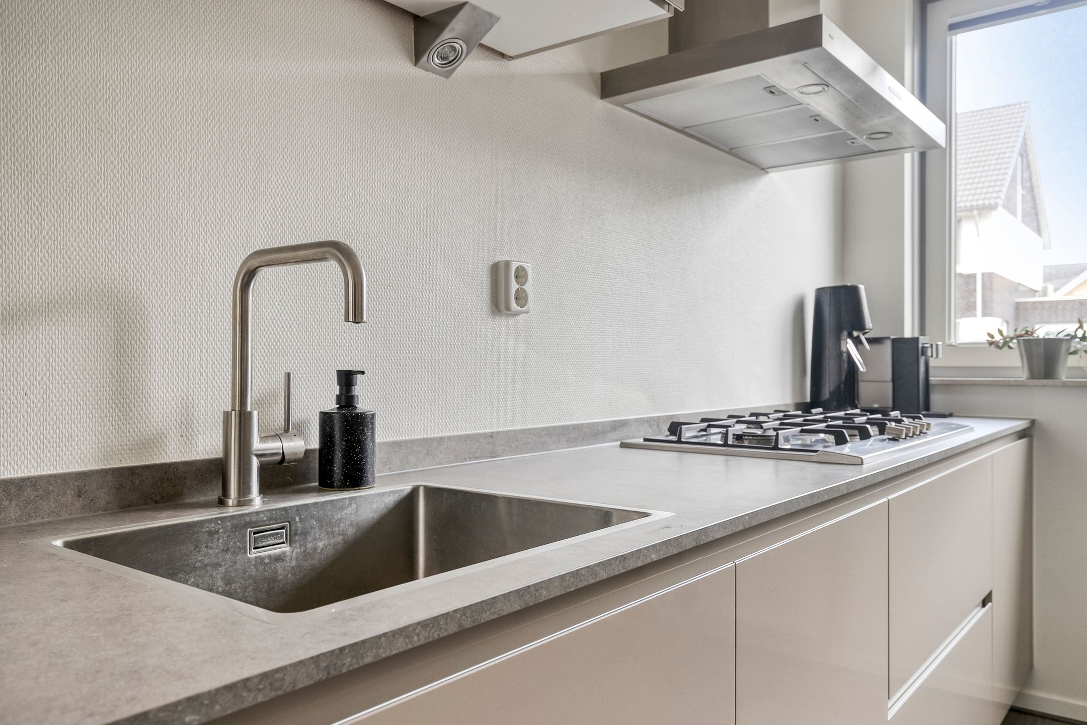 Photo 6 of Kamille 9