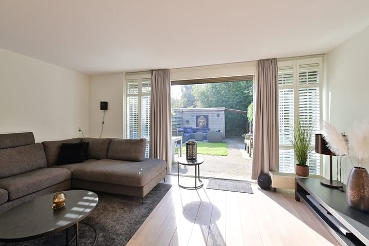 Foto 3 van Purperreiger 24