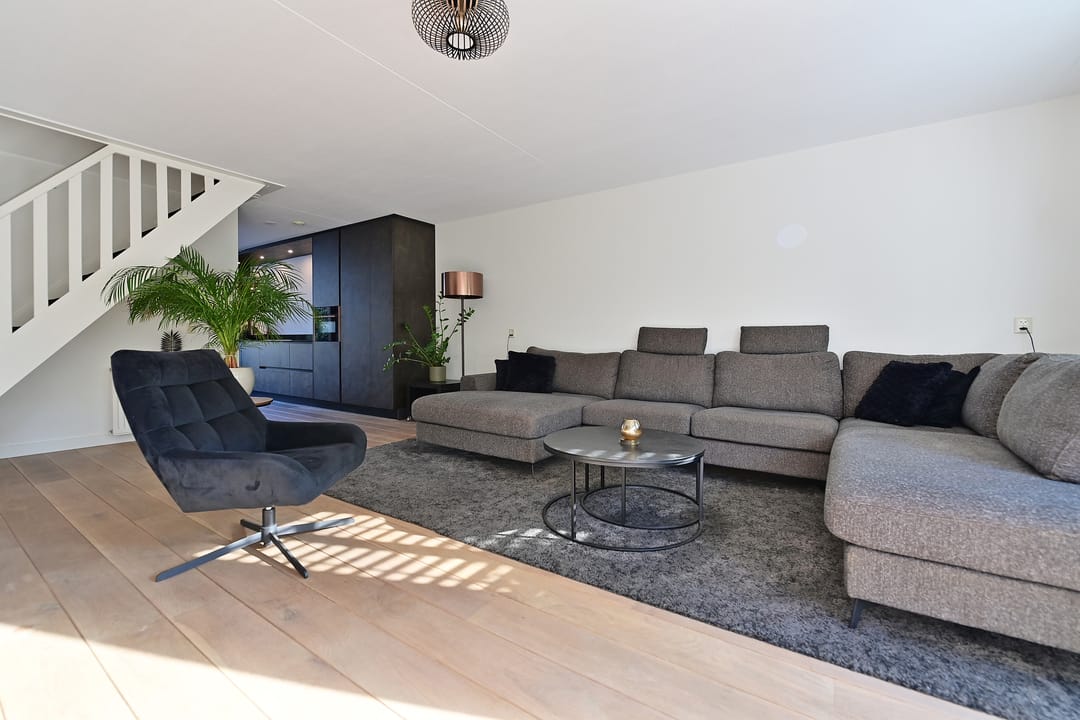 Photo 7 of Purperreiger 24