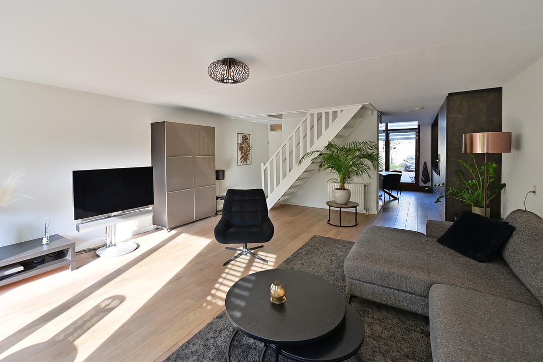 Photo 8 of Purperreiger 24