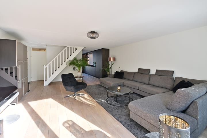 Photo 9 of Purperreiger 24