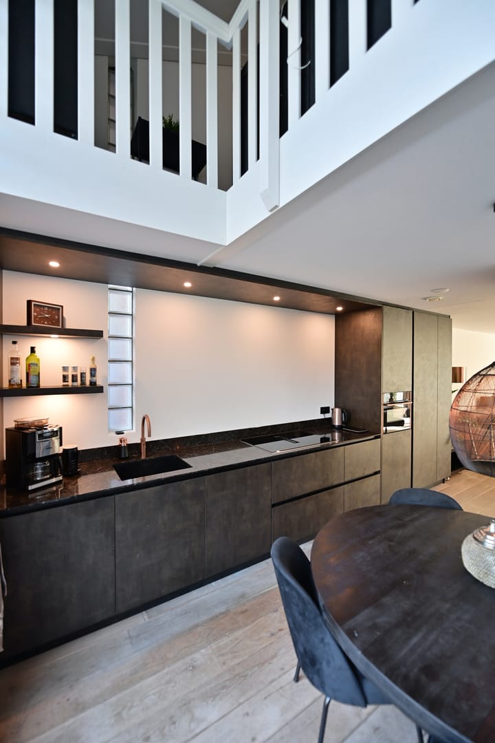 Photo 11 of Purperreiger 24