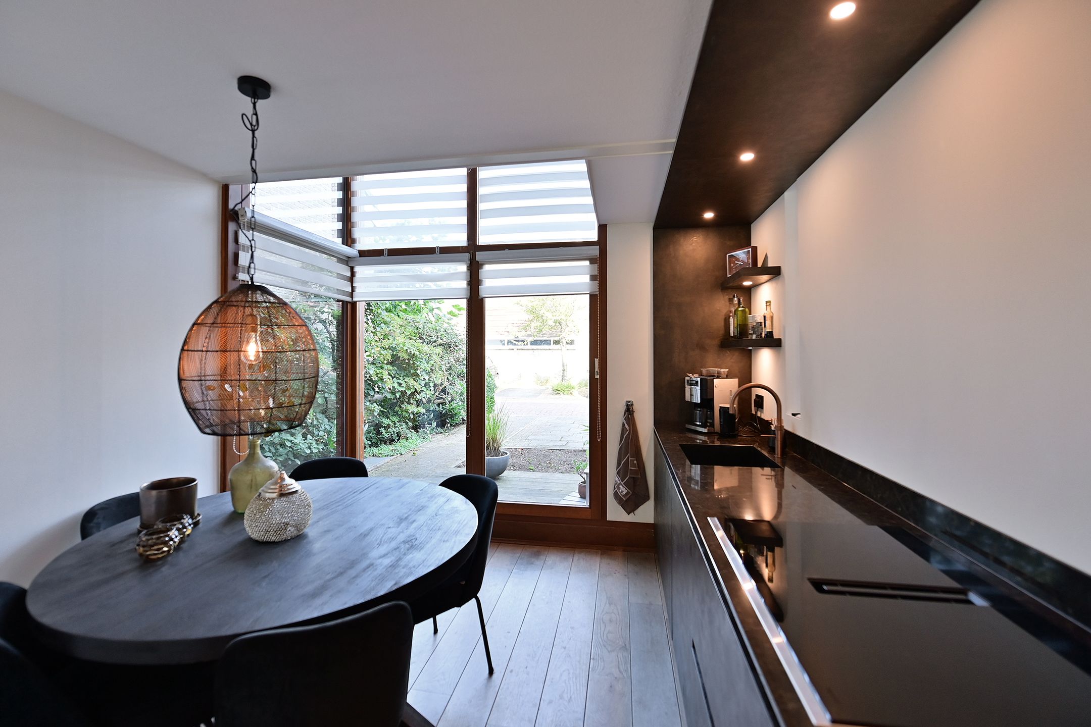 Photo 12 of Purperreiger 24