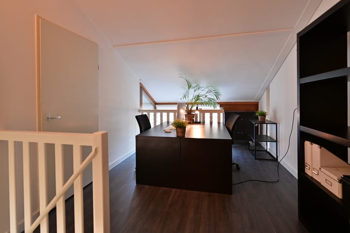 Photo 15 of Purperreiger 24