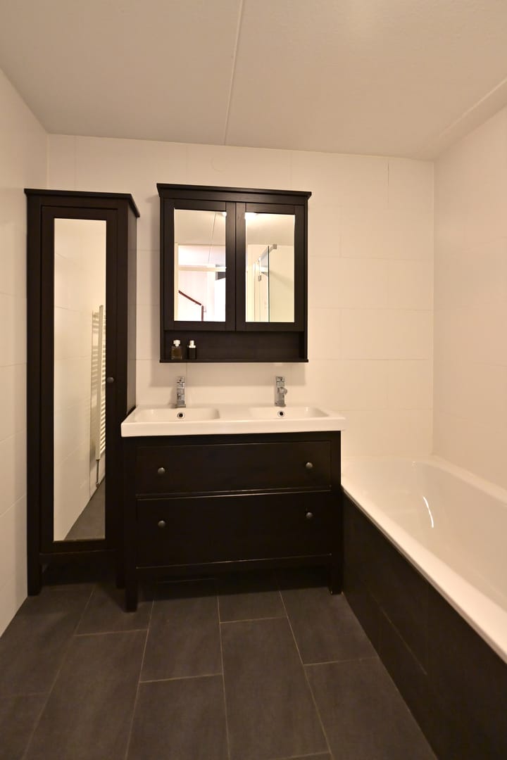 Photo 19 of Purperreiger 24