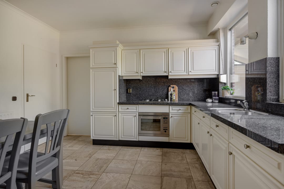 Photo 13 of Deken van der Cammenweg 48