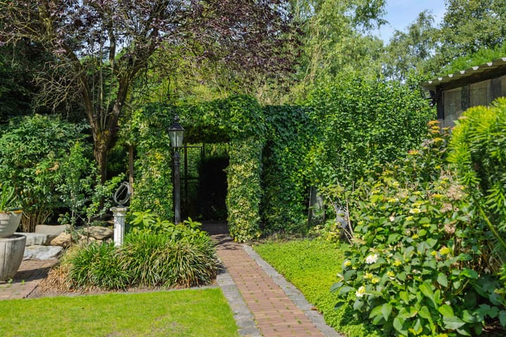 Photo 41 of Deken van der Cammenweg 48