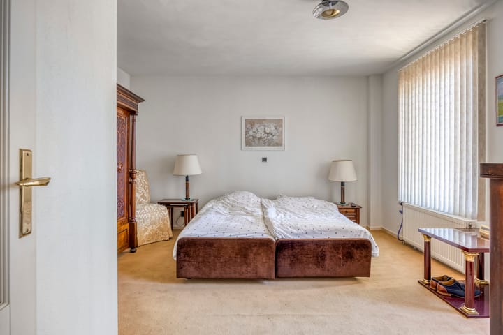 Photo 12 of Esdoornlaan 6