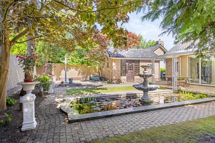 Foto 3 van Esdoornlaan 6