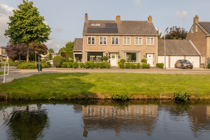 Foto 1 van Carillonstraat 2