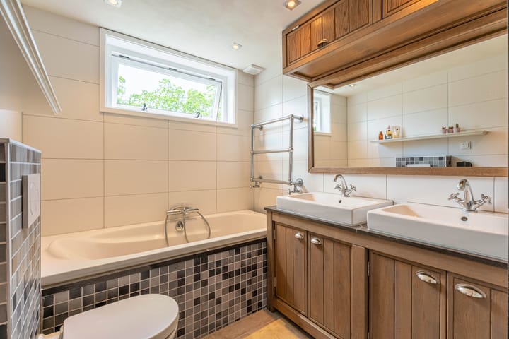 Photo 21 of Hoefblad 91