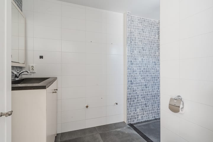 Foto 15 van Outshoornstraat 101