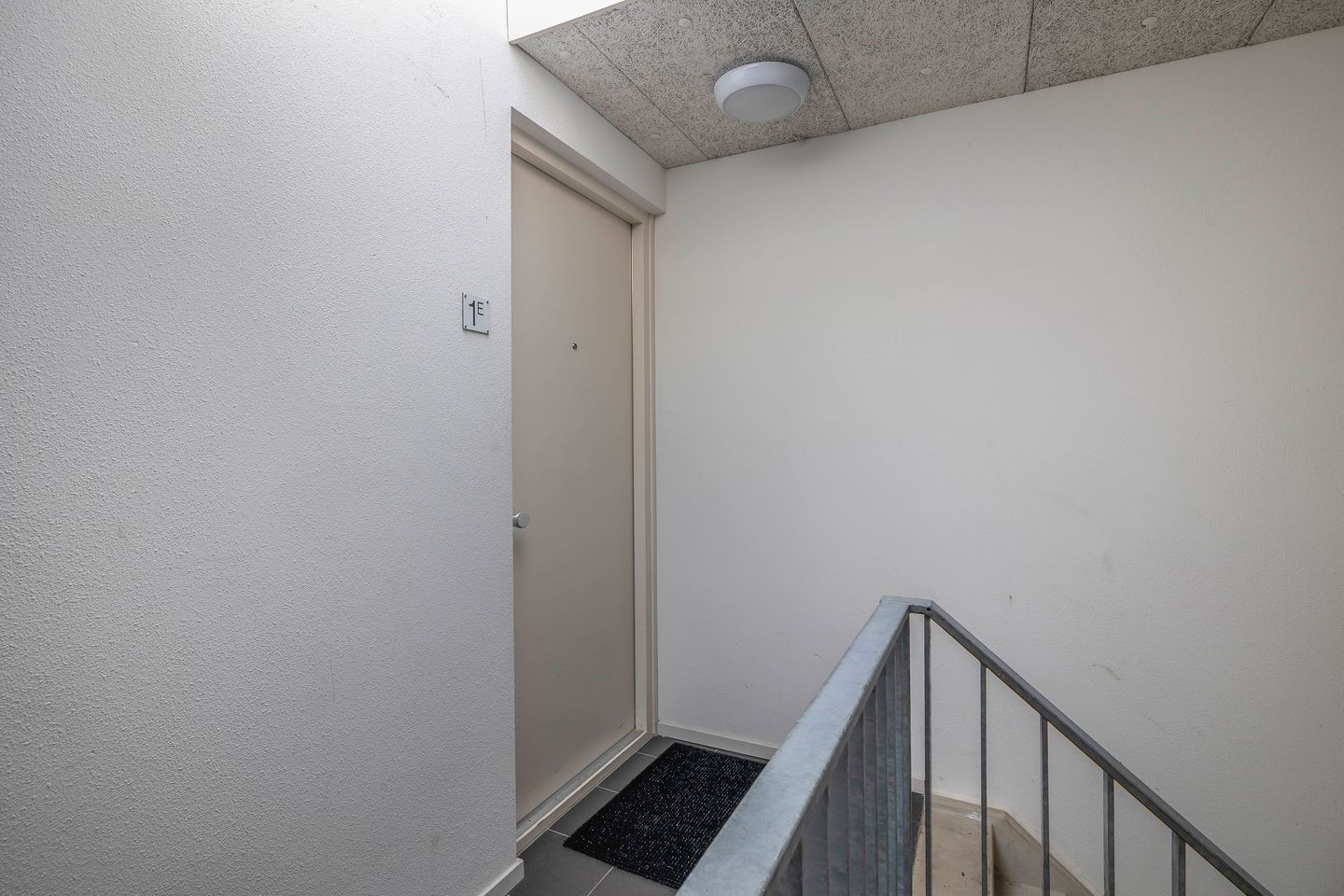 Foto 10 van Warmoesstraat 1-E