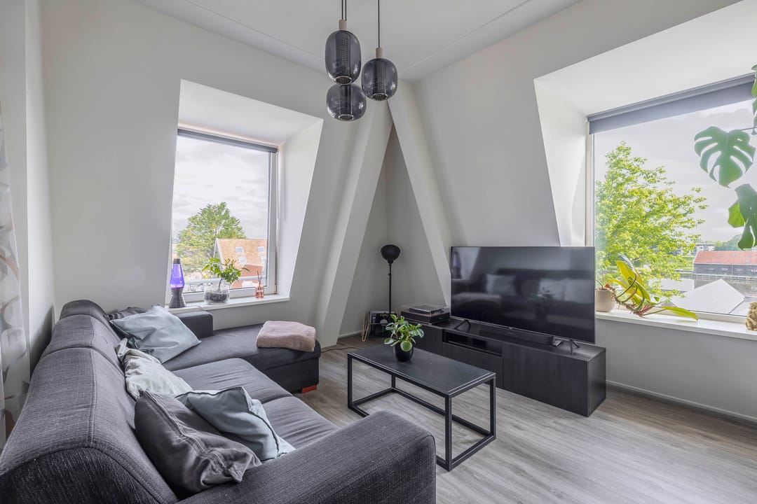 Foto 11 van Warmoesstraat 1-E