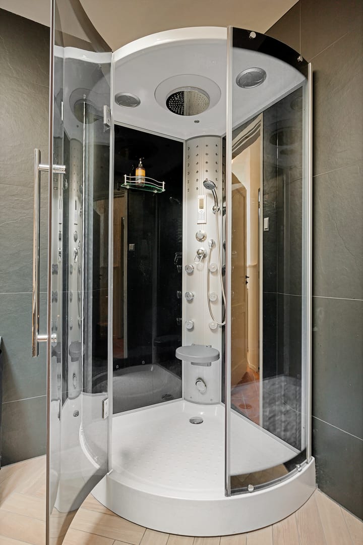 Photo 20 of Achterstraat 8-A