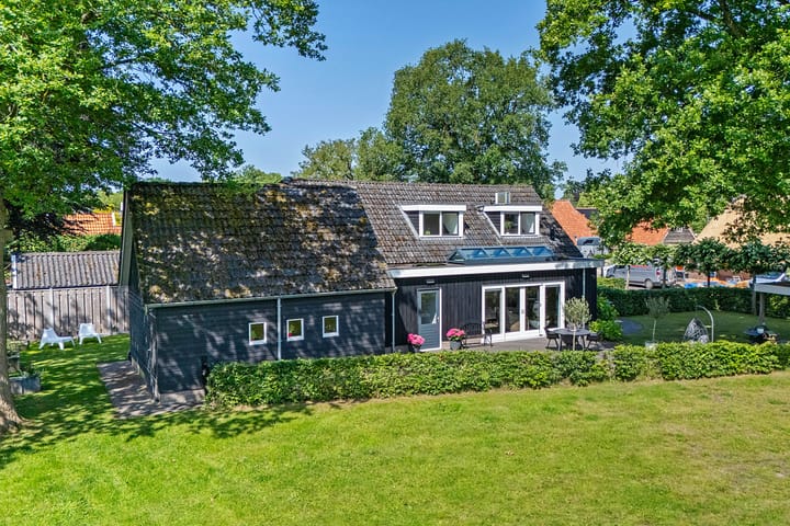 Photo 37 of Achterstraat 8-A