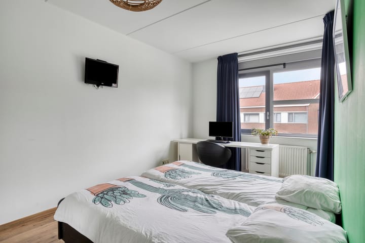 Photo 18 of Libel 22