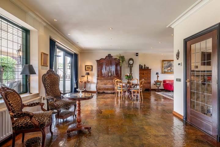 Photo 4 of Emmastraat 91