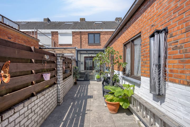 Foto 28 van Bernhardstraat 8