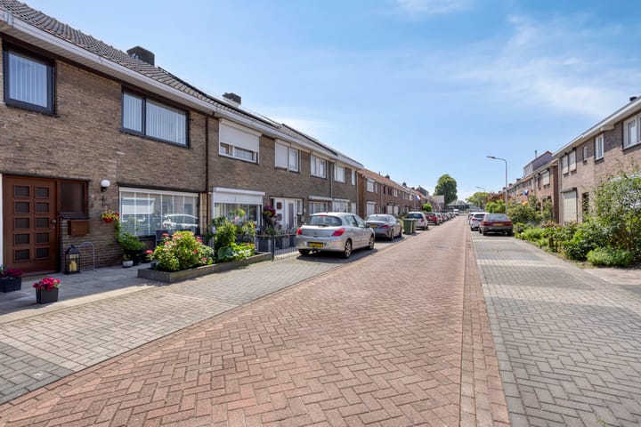 Foto 30 van Bernhardstraat 8