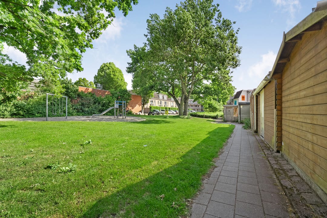 Foto 23 van Thomas a Kempisstraat 145