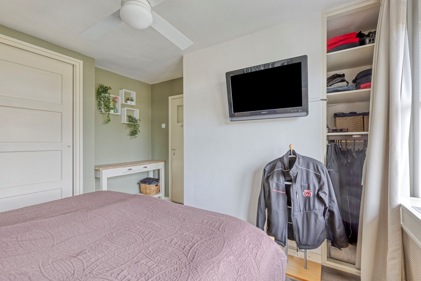 Photo 14 of Jacob Catslaan 28