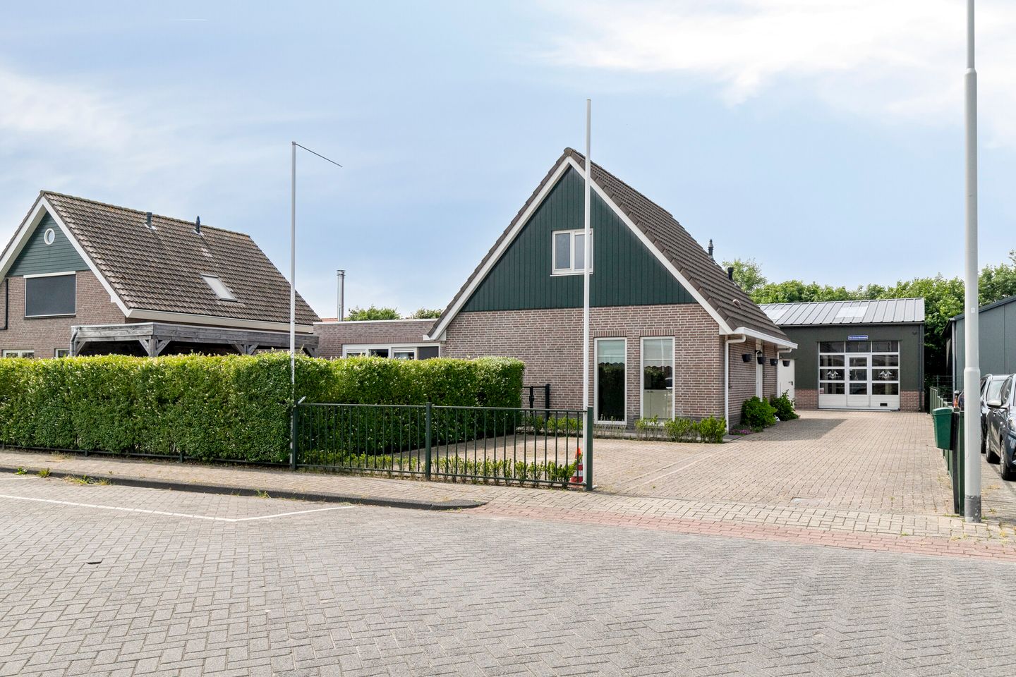 View photo 2 of Langeweg 8
