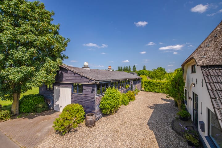 Photo 11 of Terpstraat 6