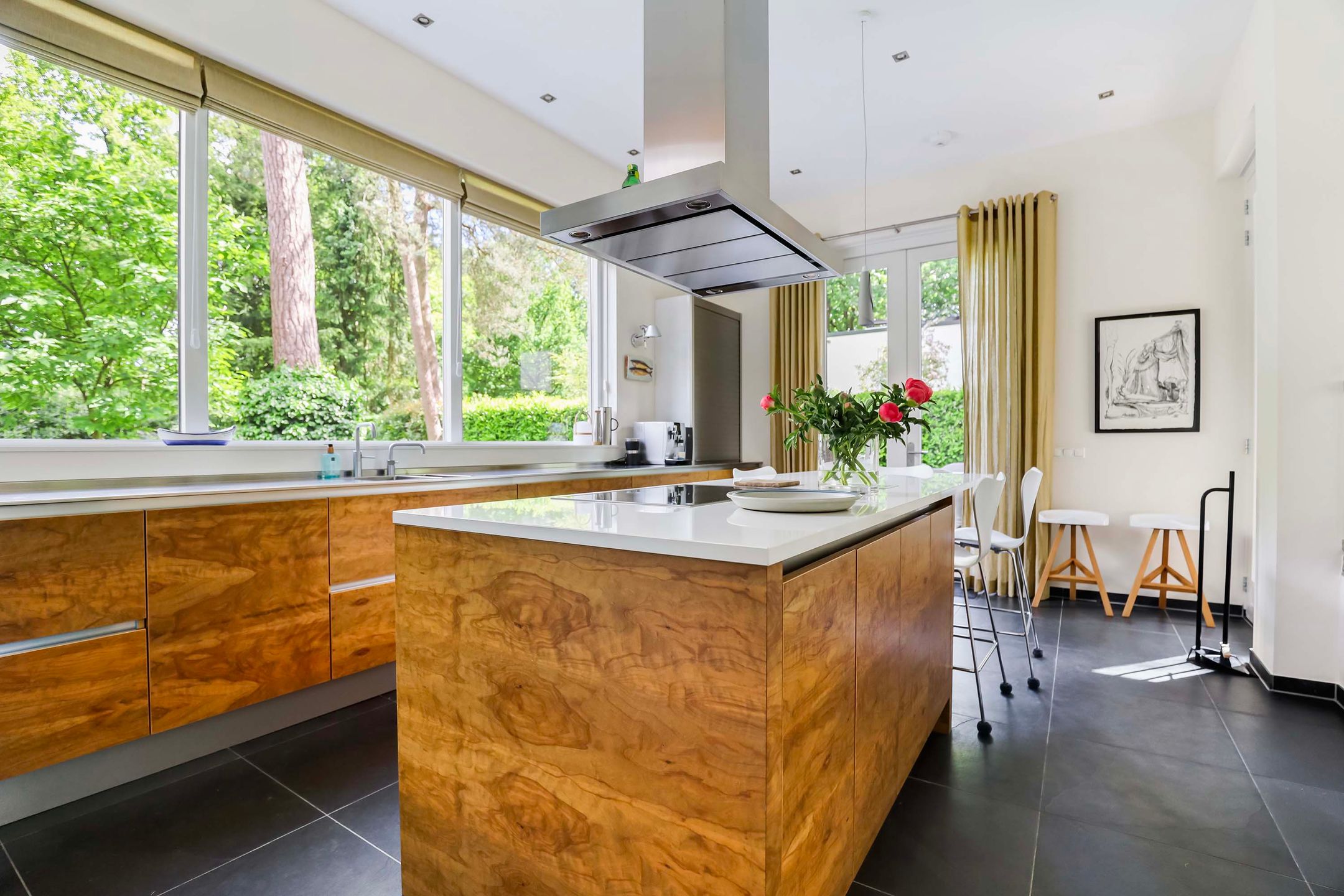 Foto 9 van Burg. Roosmale Nepveulaan 16