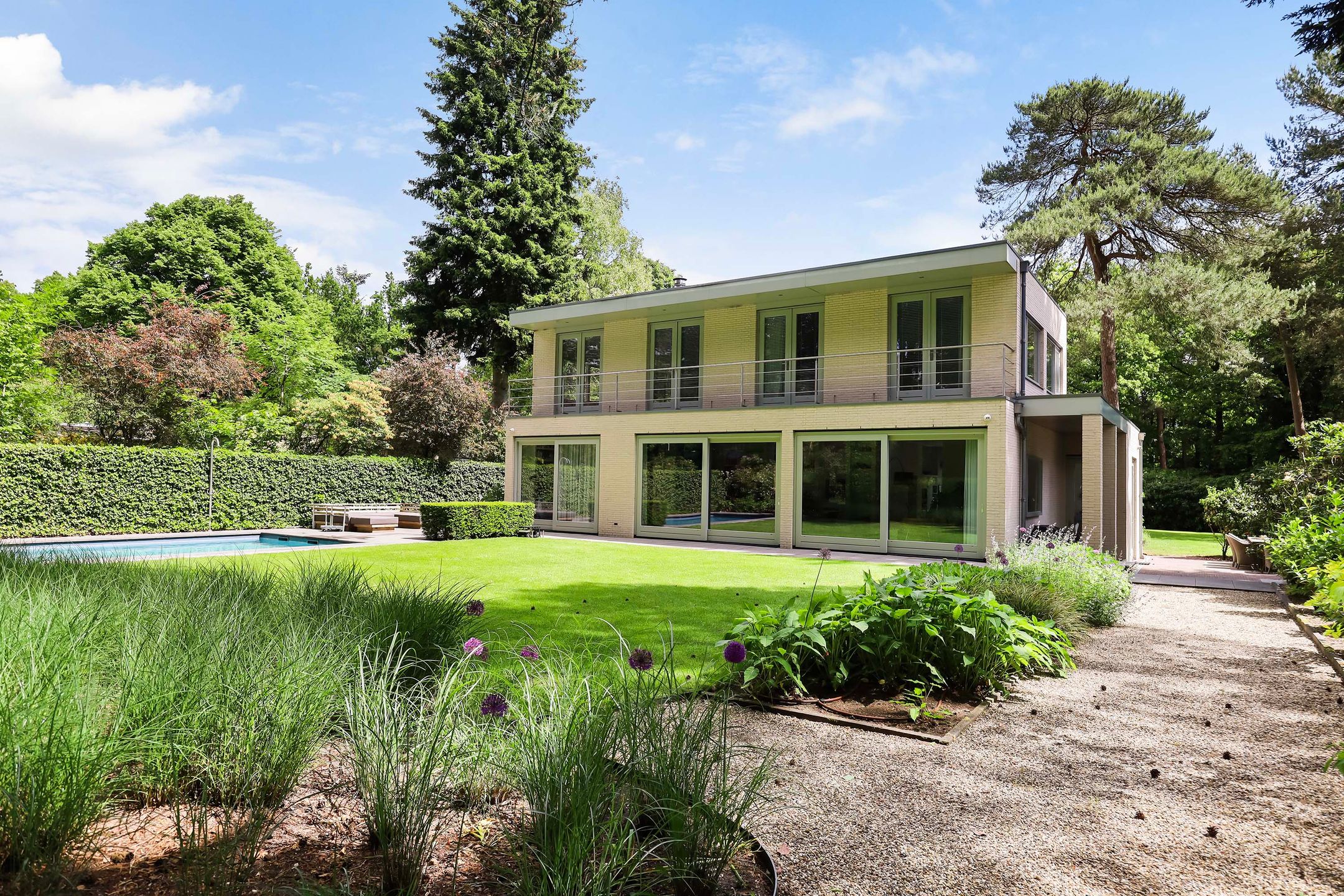 Foto 30 van Burg. Roosmale Nepveulaan 16