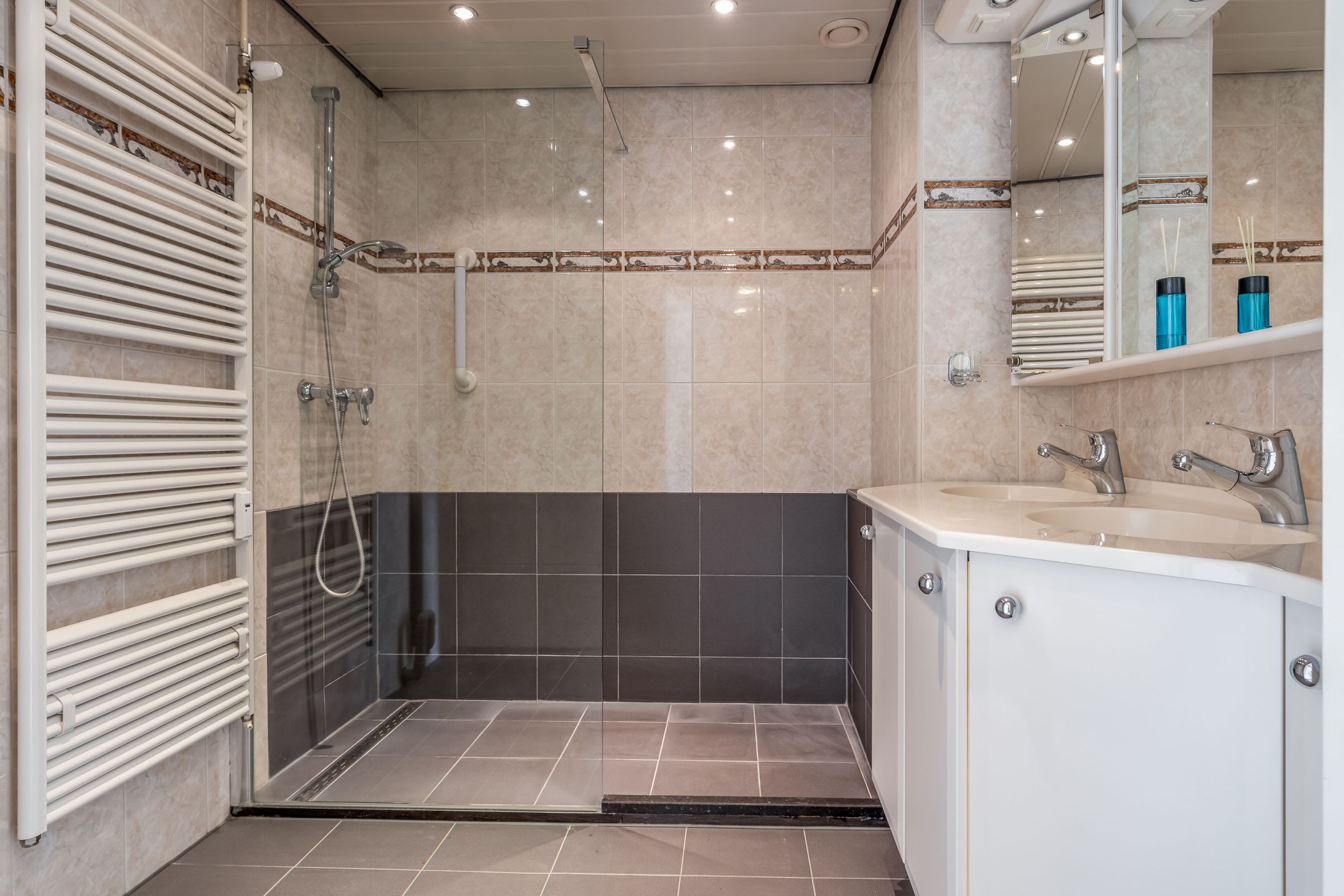 Foto 15 van Doenradestraat 40-C12