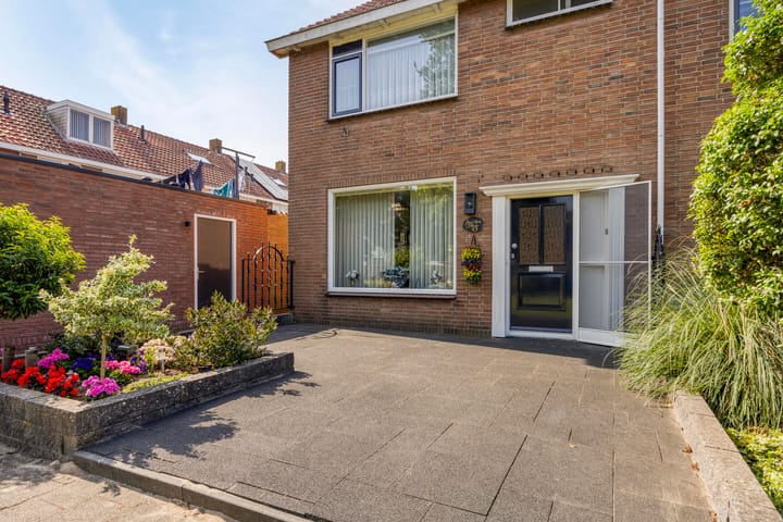 Photo 32 of Schoklandstraat 43