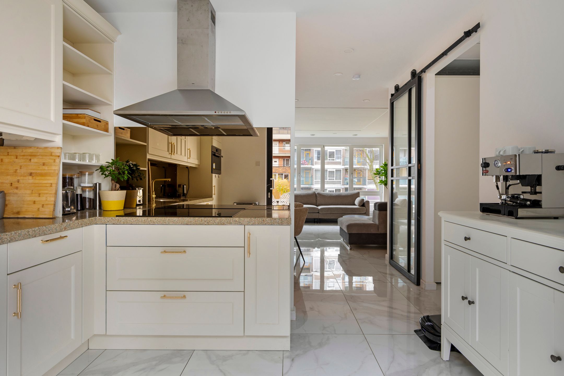 Foto 12 van Akropolishof 25